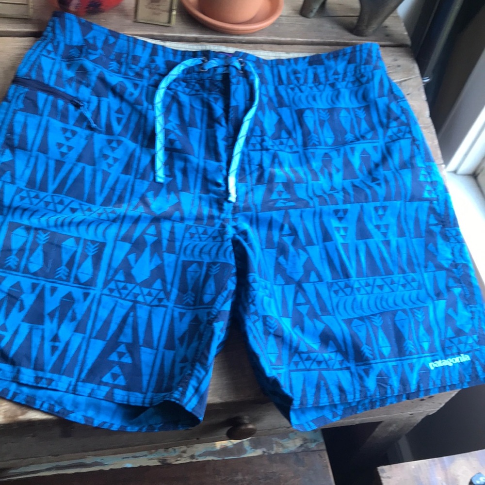 Men’s Patagonia wavefarer board shorts